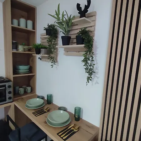 Colic Διαμέρισμα *