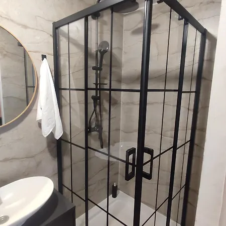 Colic Διαμέρισμα *